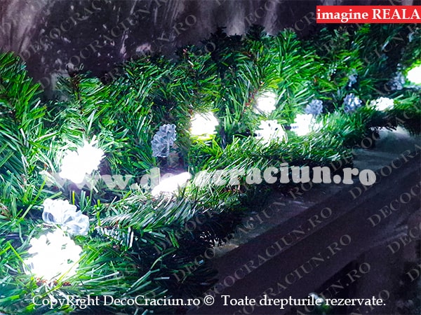 Ghirlanda artificiala brad leduri albe efect flash decor fulgi de zapada