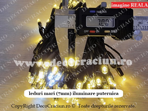 Instalatii luminoasa Craciun exterior 20m lungime 200 leduri alb cald cablu negru cauciucat IP65 gama profesionala