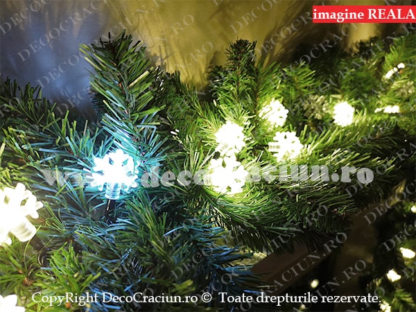 Ghirlanda brad artificial cu luminite alb cald decor fulgi de zapada