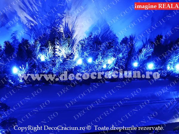 Ghirlanda artificiala brad craciun 2,7m lungime conectabila leduri albastre efect stroboscopic interior si exterior