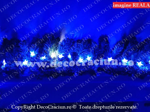 Ghirlanda artificiala brad craciun 2,7m lungime leduri albastre efect stroboscopic decor stelute
