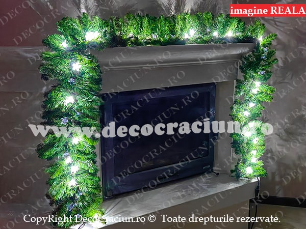 Ghirlanda artificiala brad craciun 2,7m lungime leduri alb rece decor flori de cires interior si exterior