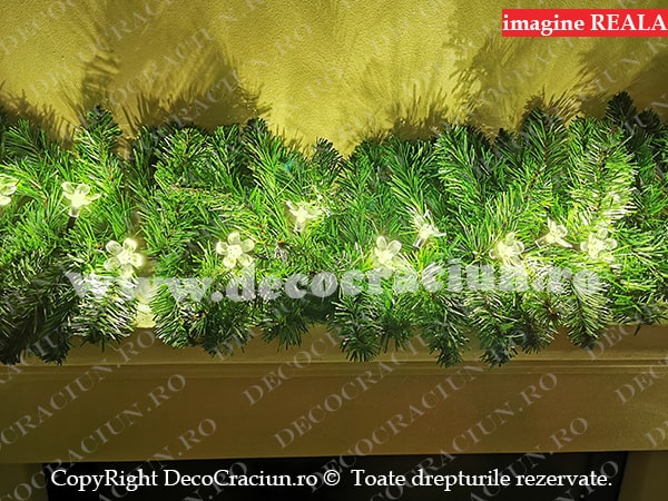 Ghirlanda artificiala brad craciun decor flori de cires 50 leduri alb cald lumina statica 2,7m lungime interior si exterior