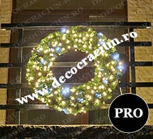 Coronita de Craciun 80cm cu lumini, 360 leduri alb cald efect flash, interior si exterior,370 crengute brad artificial