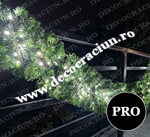 Ghirlanda brad artificial de Craciun 2,7m lungime 360 leduri alb rece efect flash